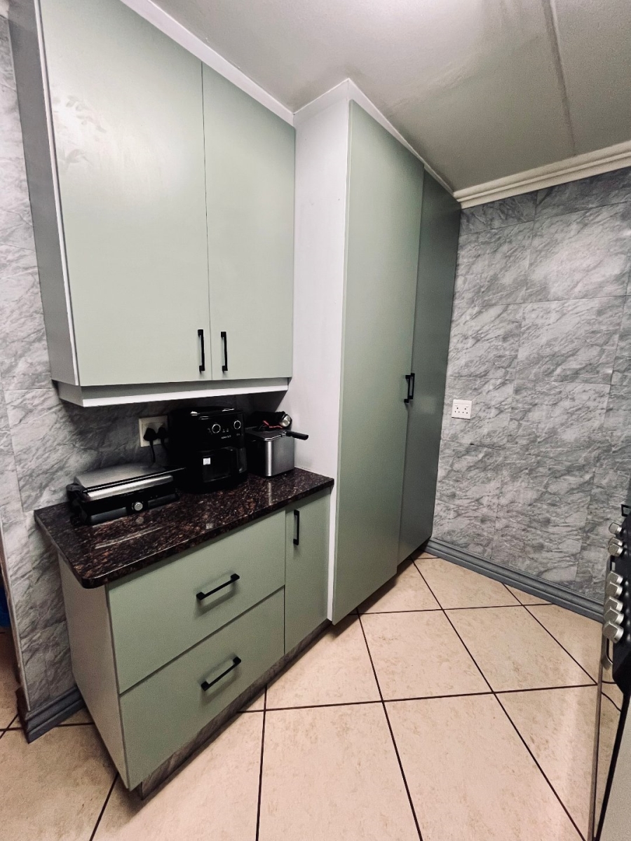 6 Bedroom Property for Sale in Tergniet Western Cape